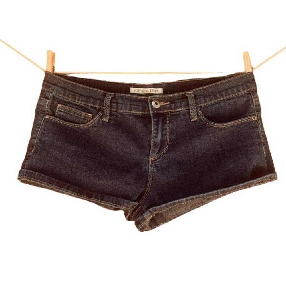 Forever 21 Denim Blue Shorts Shorty Booty Jean Shorts Size 28